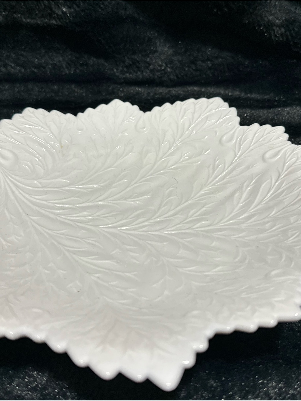 Fenton Glass White Leaf-Embossed Decorative Serving Bowl/Candy Dish